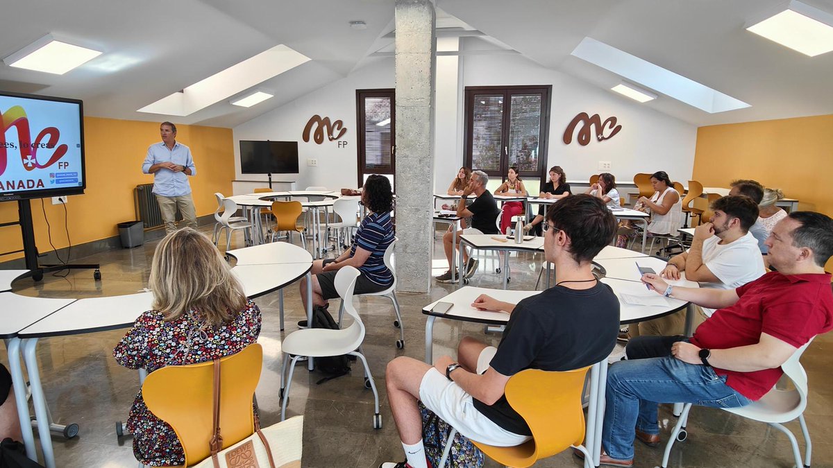 📣¡Visita nuestras Instalaciones esta tarde, de 17:15 a 18:30!⏰
En esta jornada de puertas abiertas, aprenderemos todo acerca del uso de la Realidad Virtual en aula. 💻🎮

¡No te lo pierdas! ➡️ fp.mercedarias.es/.../5a-jornada…

#innovacióneducativa #RV #mercedariasgranadafp