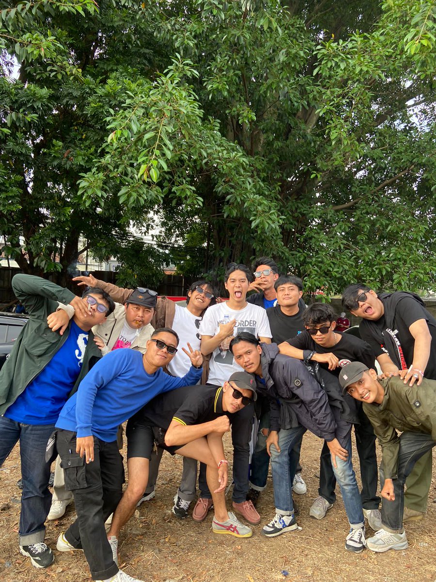 Itaintmee__'s tweet photo. Yang kacamatanya udah kebawah berarti dah ga control matanya!
Abi huungkul nu sadarrโ
Nuhunss #BandungExtraTimes8
@WeekenderSC https://t.co/tEeB0SUayc