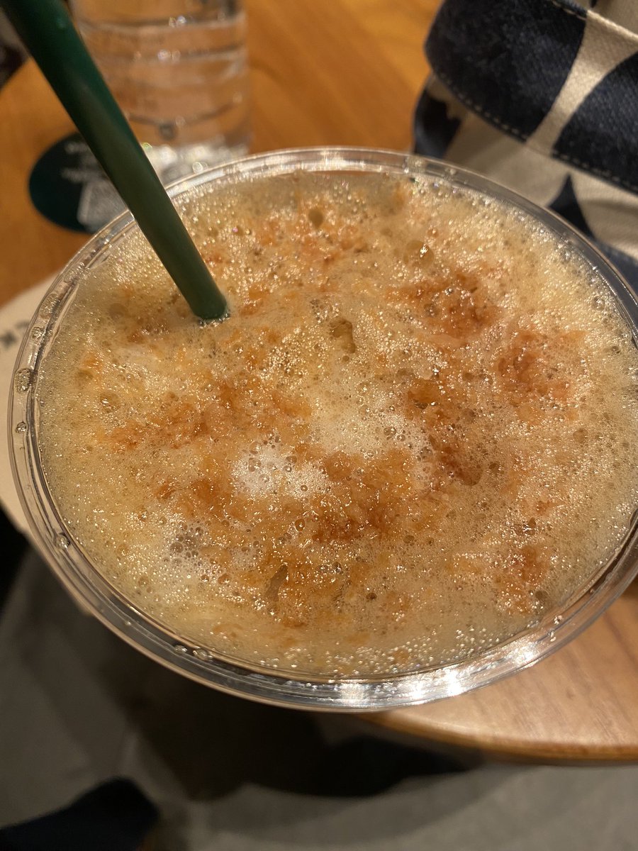 เมนูใหม่ชื่อยาวเกินน
Rock Salted Caramel Oatmilk Iced Shaken Espresso (Grande 165฿)
โดยรวมอร่อย คนชอบคาราเมลต้องรัก
ใครชอบหวานน้อยแนะนำลดหวาน