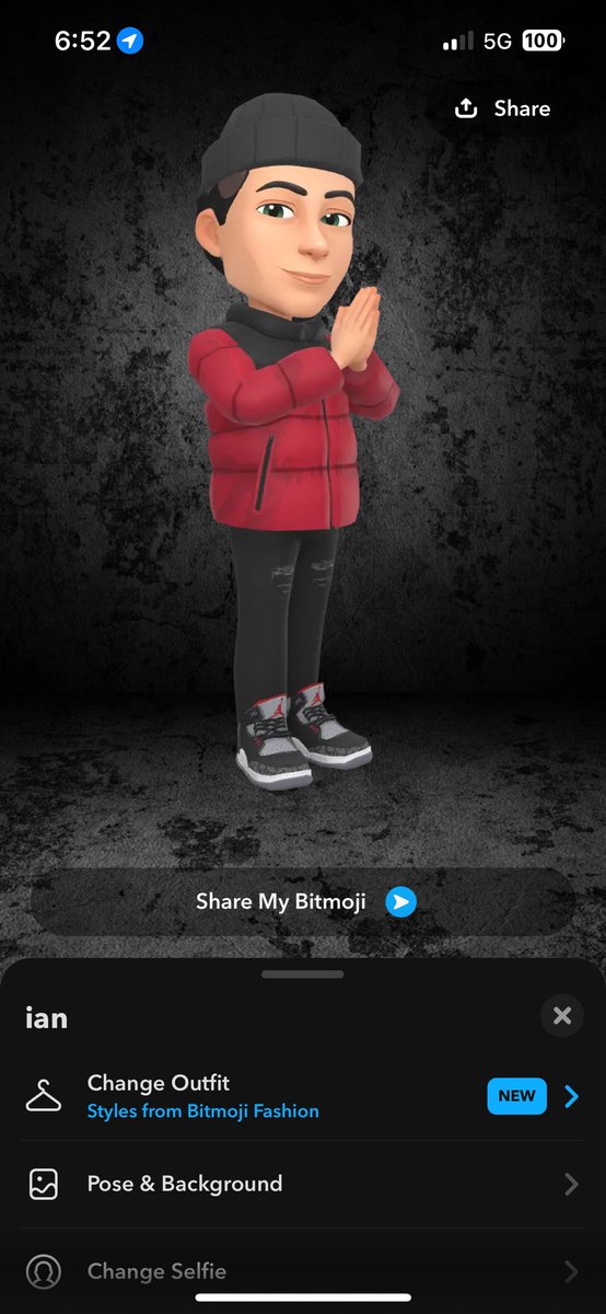 Excluess's tweet photo. Wtf are they doing they keep making the bitmoji’s look worse and worse https://t.co/hdzGxhMRxw