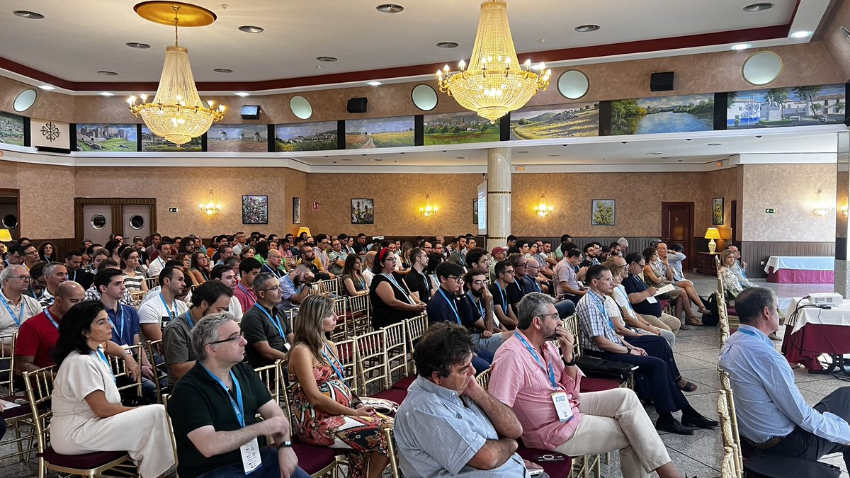 JornadaSistedes's tweet image. Gran keynote 🎉 por parte del profesor Edward A. Lee, nos ha permitido entender las similitudes y diferencias entre la toma de decisiones humana y la de las IA 🧐 #SISTEDES2023