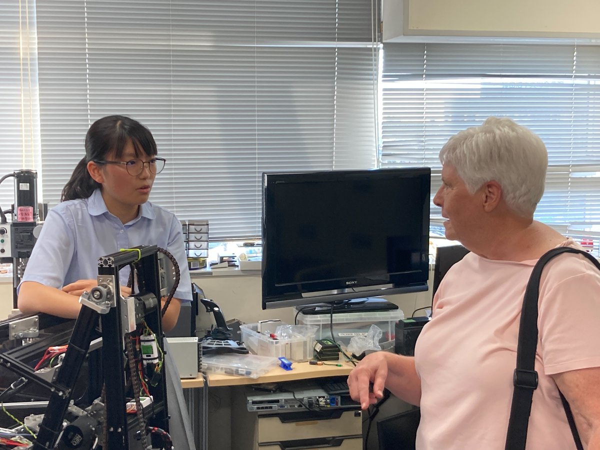 SAKURATempesta's tweet image. 今日、アメリカから見学に来てくれた方がいらっしゃいました。
息子さんがFRCチームのメンターをしているということで、近日中にコンタクトを取れることになりました。
本当にありがとうございました！！
 #FIRSTRobotics  #SAKURATempesta