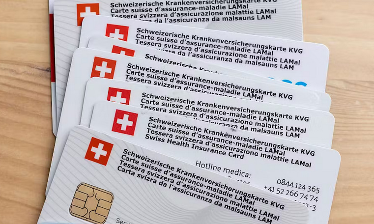 BurkhardtPhilip's tweet image. National- und Ständerat haben sich auf einen indirekten Gegenvorschlag zur "#Prämien-Entlastungs-Initiative" der @spschweiz geeinigt.
Kantone sollen mindestens 3,5 bis 7,5 Prozent der Kosten der obligatorischen Grundversicherung für #Prämienverbilligungen aufwenden müssen. (1/5)