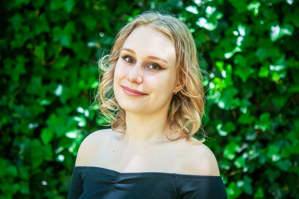 Dankzij <a href="/debroervanroos/">Tim Hofman</a> durft student Yoy haar heftige verhaal te delen met studenten, die ook worstelen met fysieke of mentale problemen. 'Je bent niet alleen.' Lees het interview met Yoy: hogeschoolrotterdam.nl/newsitem/het-h…