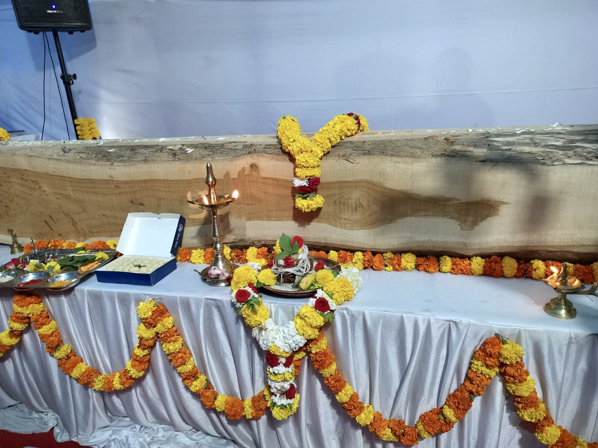 M_Lekhi's tweet photo. Reviving India’s Ancient Maritime Legacy!
Extremely delighted to be part of the momentous keel laying ceremony of the Stitched Ship, which shall revive the 2000 year old Indian technology of stitching ships together through wooden planks.
This unique initiative under the leadership of PM @narendramodi Ji will glorify Bharat’s rich shipbuilding legacy and reminisce the ships that once sailed the oceans on our ancient maritime trade routes connecting Bharat to the world.