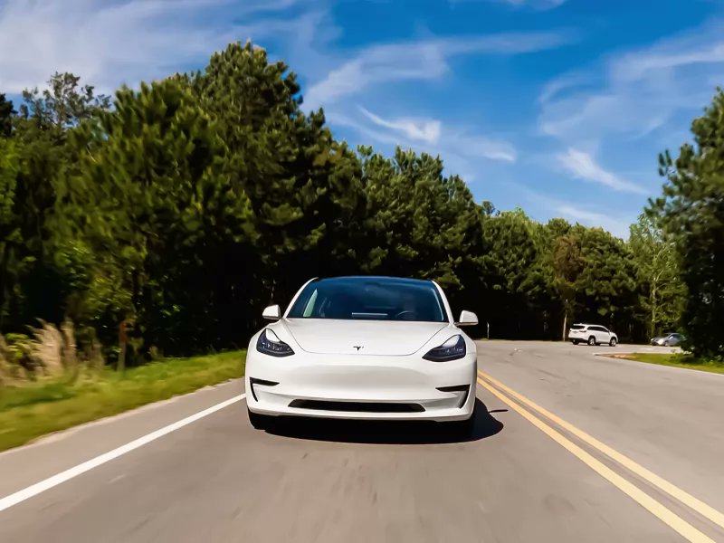 Dalla Francia all'Austria con la Tesla Model 3: 4.300 km e soli 280 euro di ricariche auto.everyeye.it/notizie/franci…