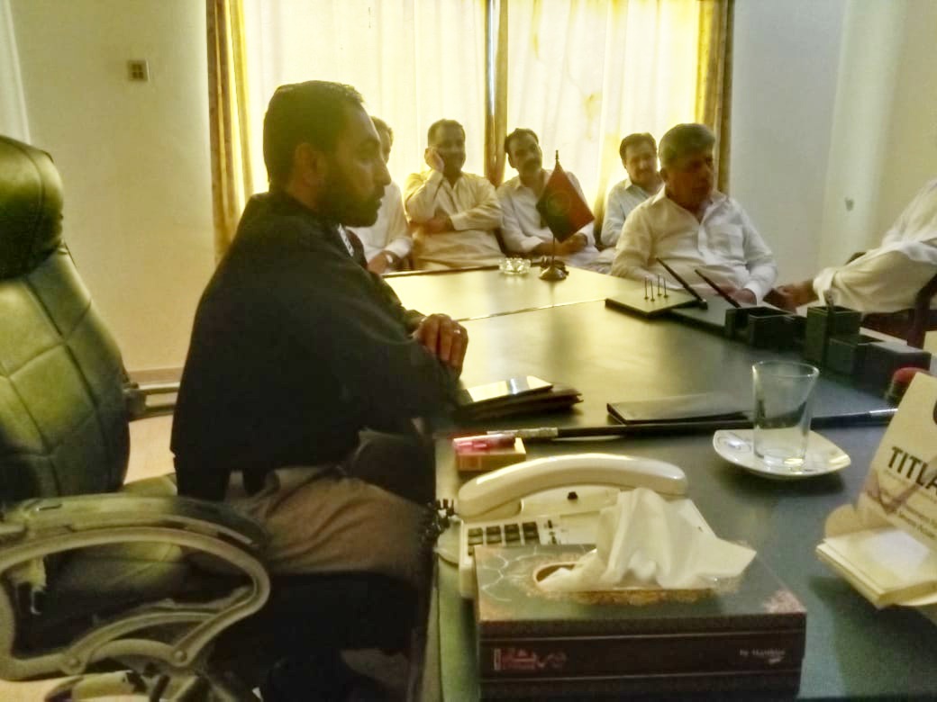 گنداواہ
سابق صوبائی وزیر  نواب زادہ میر طارق خان مگسی صاحب اور سابق رکن قومی اسمبلی بلوچستان عوامی پارٹی کے پارلیمانی لیڈر نوابزادہ میر خالد حسین خان مگسی صاحب گنداواہ آمد کے موقع پر  ایس پی جھل مگسی اسرار احمد عمرانی سے ان کے افس میں ملاقات