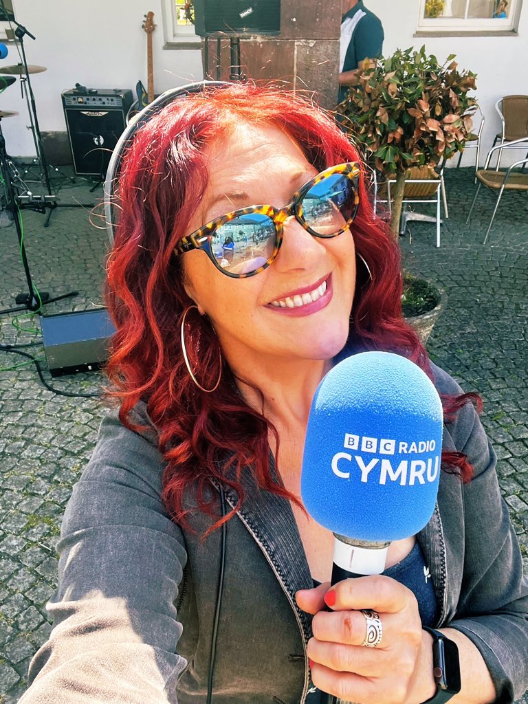 Sgwrs am focys bwyd iachus i’r plantos nesa ar Bore Cothi <a href="/BBCRadioCymru/">Radio Cymru</a> da <a href="/lisaannefearn/">Lisa Fearn</a> <a href="/ysiedHQ/">Y Sied</a> Edrych mlan! 👌👍