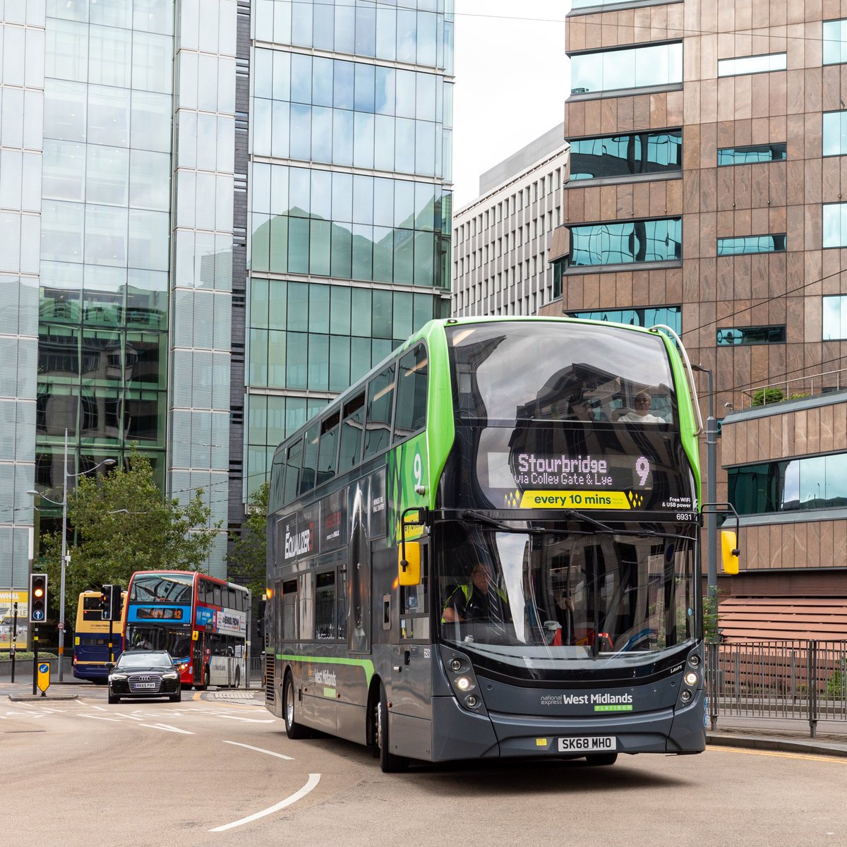 Good luck to <a href="/StourbridgeFC/">Stourbridge FC</a> and <a href="/halesowentownfc/">Halesowen Town FC</a>  who go head-to-head tonight in the #Number9Derby, one of the few football derbies to be named after a bus route! ⚽  Safe travels to the game and may the best team win #ElBusico! 🚌