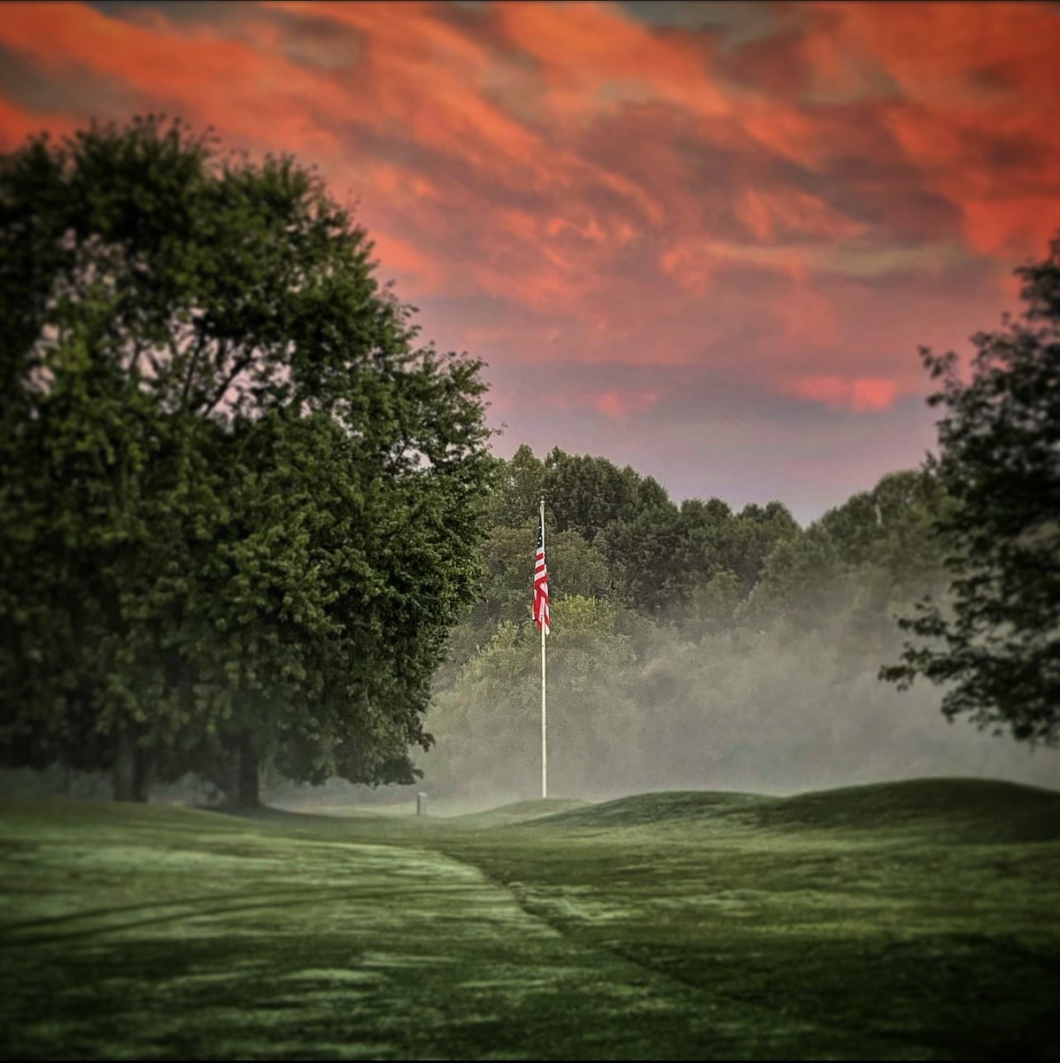 Upgrading to the 10’x15’ Old Glory was the right call over the 5’x8’ that was up on the pole. For the good &amp; the bad there’s no better country #UnderGod  <a href="/MiddletownCC/">Middletown CC</a> <a href="/GCSAA/">GCSAA</a> <a href="/PAGCS1925/">PAGCS1925</a> <a href="/GCSANJ1926/">GCSANJ</a> #turflife