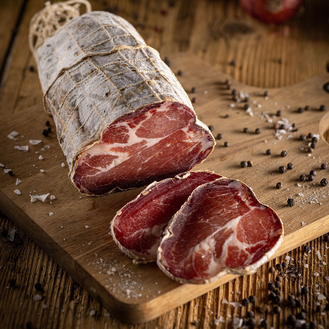 carnicasmencas's tweet photo. Hoy es el día perfecto para disfrutar de nuestros embutidos. ¿Con cuál de todos te quedas?
#loncheado #jamoniberico #jamon #Mencas #ibericolover #Salamanca https://t.co/O2OFSeJF2O