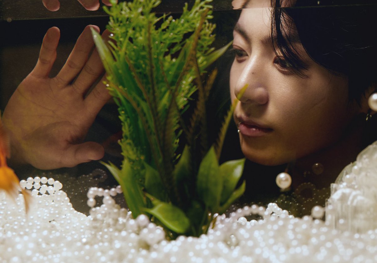 CampbellAddy's tweet photo. #Jungkook  @bts_bighit for @Dazed 
Photography @campbelladdy
Styling @imruh
Hair @soichiinagaki
Make-up Dareum Kim
Set Design @jabezbartlett
Movement Director @yagamoto
Production @bellhousemarkes
Special thanks to @newschoolrepresents
Text @_xtgx
Editor-in-Chief @ibkamara https://t.co/KX1Sj7DXRY