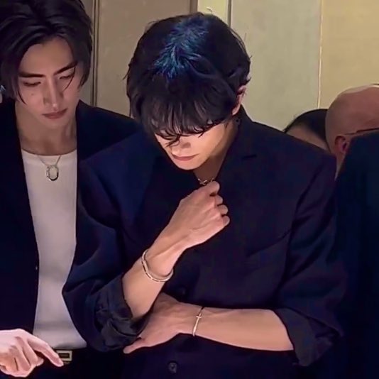 itsjakeday's tweet photo. ไอ่ลูกเราก็สวยสะด้วยอะดิ ซองฮุนก็ว้าวุ่นเลยยยยน https://t.co/lkh0EgK408