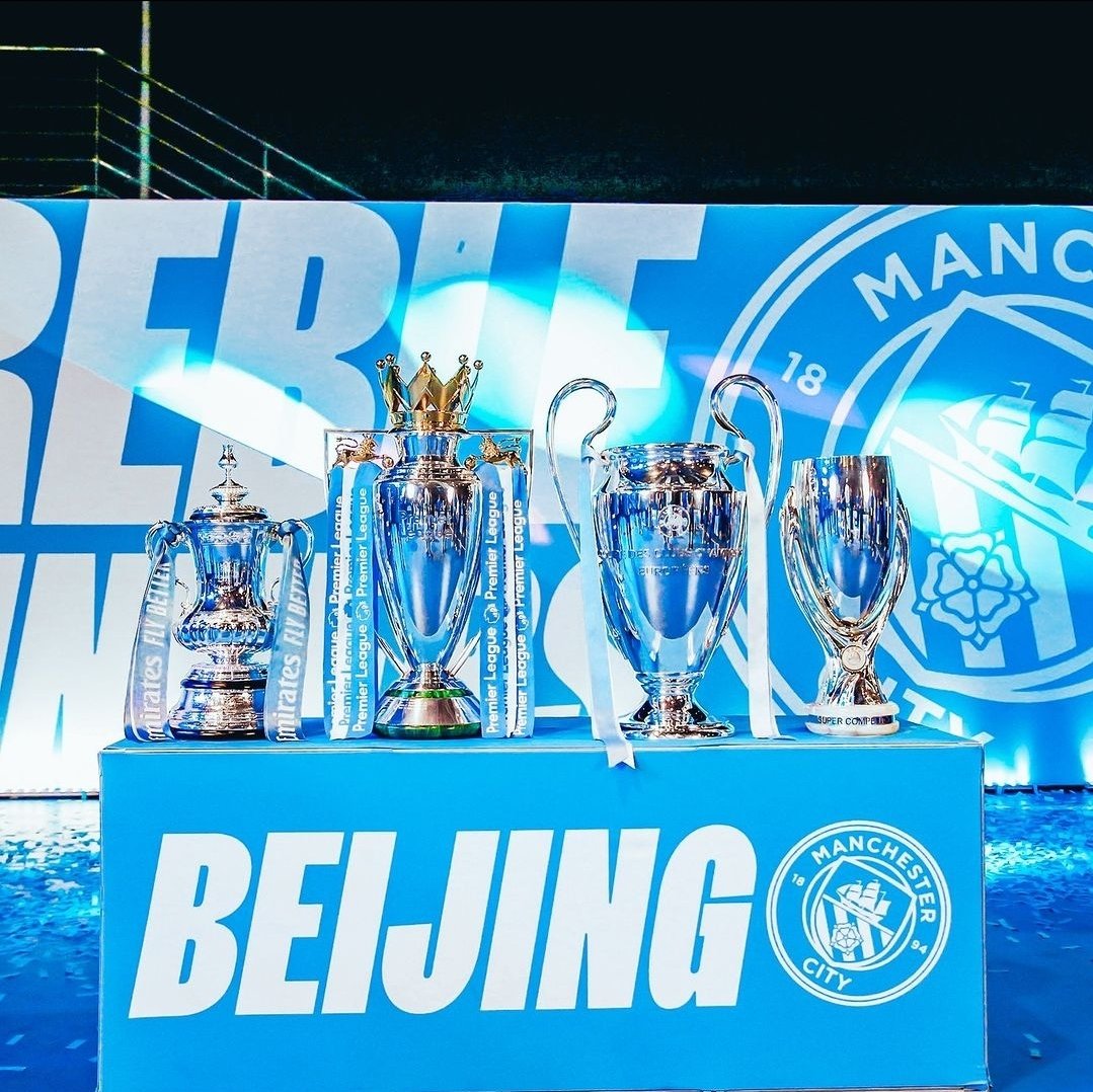 idextratime's tweet photo. ✅ RESMI : Manchester City mengumumkan akan memboyong 4 trofi yang baru saja mereka menangkan ke JAKARTA. 🇮🇩

Trofi Liga Inggris, Piala FA, Liga Champions dan Piala Super UEFA akan tersedia untuk difoto pada hari Sabtu 30 September di Calathea Terrace (Lantai 8 Menara Imperium, Metropolitan Kuningan, Superblok Kav. No 1 , Rasuna Jalan Said) antara pukul 10.00-17.00 WIB. 🔵