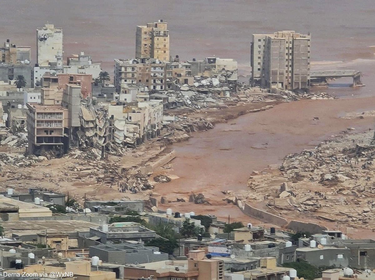Aderly's tweet photo. #LOÚLTIMO CATÁSTROFE EN LIBIA: Represa se desploma y deja más de 2 000 muertos y 10 000 desaparecidos por inundaciones tras el paso del ciclón Daniel. https://t.co/GRBegqVGLp