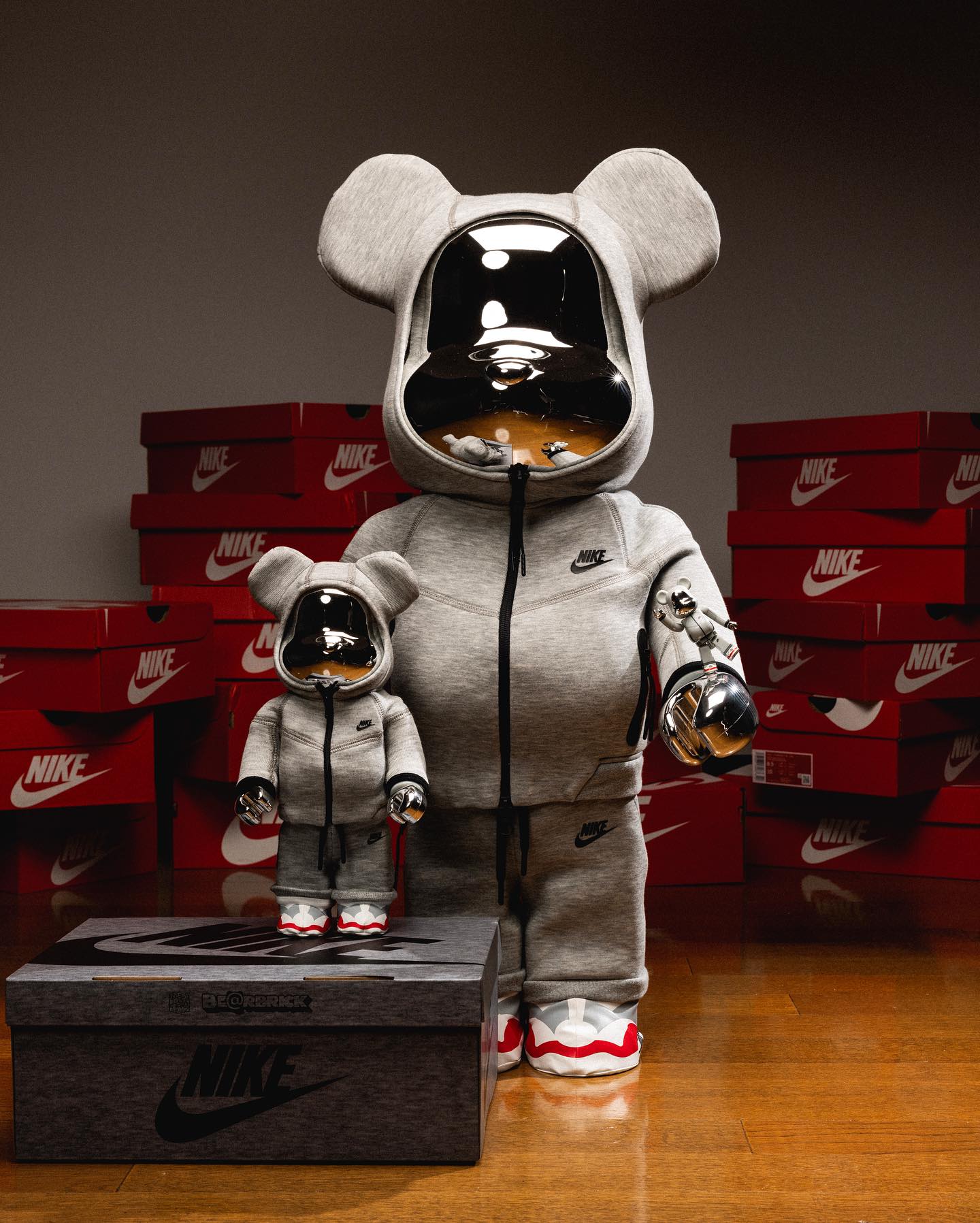 エンタメ/ホビーBE@RBRICK NIKE TECH FLEECE N98 100 & 400