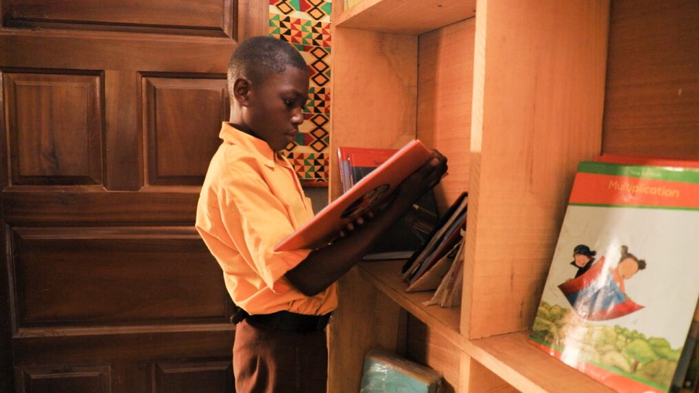 School libraries equip children with lifelong learning and literacy skills, enabling them to participate and contribute to the community. Did you ever patronize your school library? #educationmatters #EqualPowerNow
