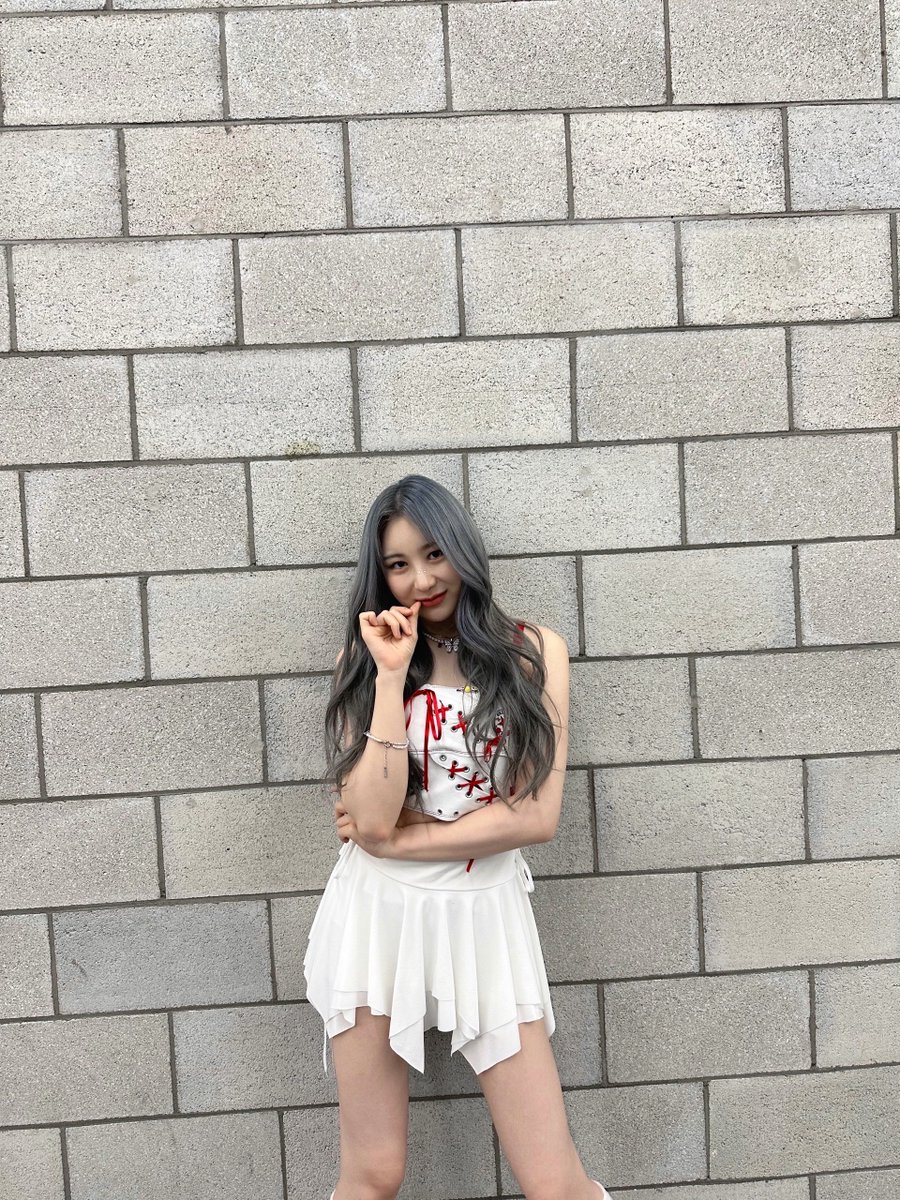 이채연(LEE CHAE YEON) Official tweet media