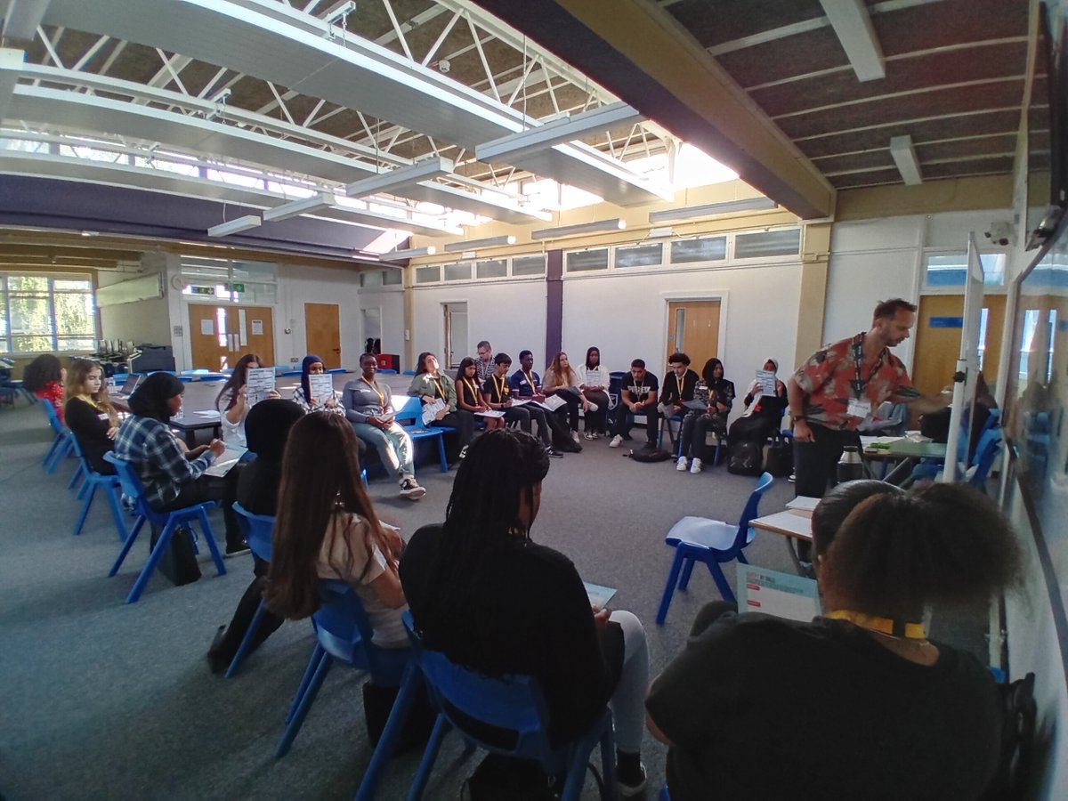 KingsmeadAc's tweet photo. #talkthetalk #talkthetalk
#confidentcommunication
#oracy
#courage #collaboration #rigour #nurture https://t.co/WJ4ah77pZf