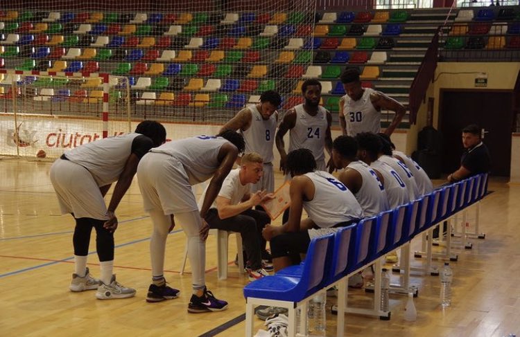 🚣‍♀️ 📖 🏀