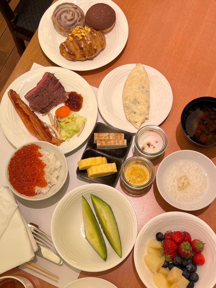 Cele_peacock9's tweet photo. In the world's great banquet, let us partake,
In this food poem, a love letter we make,
To the chefs, the bakers, and all who create,
The delicious moments that make life great.
#BrexitBrokeBritain
#AppleEvent
#Foden
#Fiji
#MyMumYourDad
#Jets https://t.co/hLqzMOS2Yd
