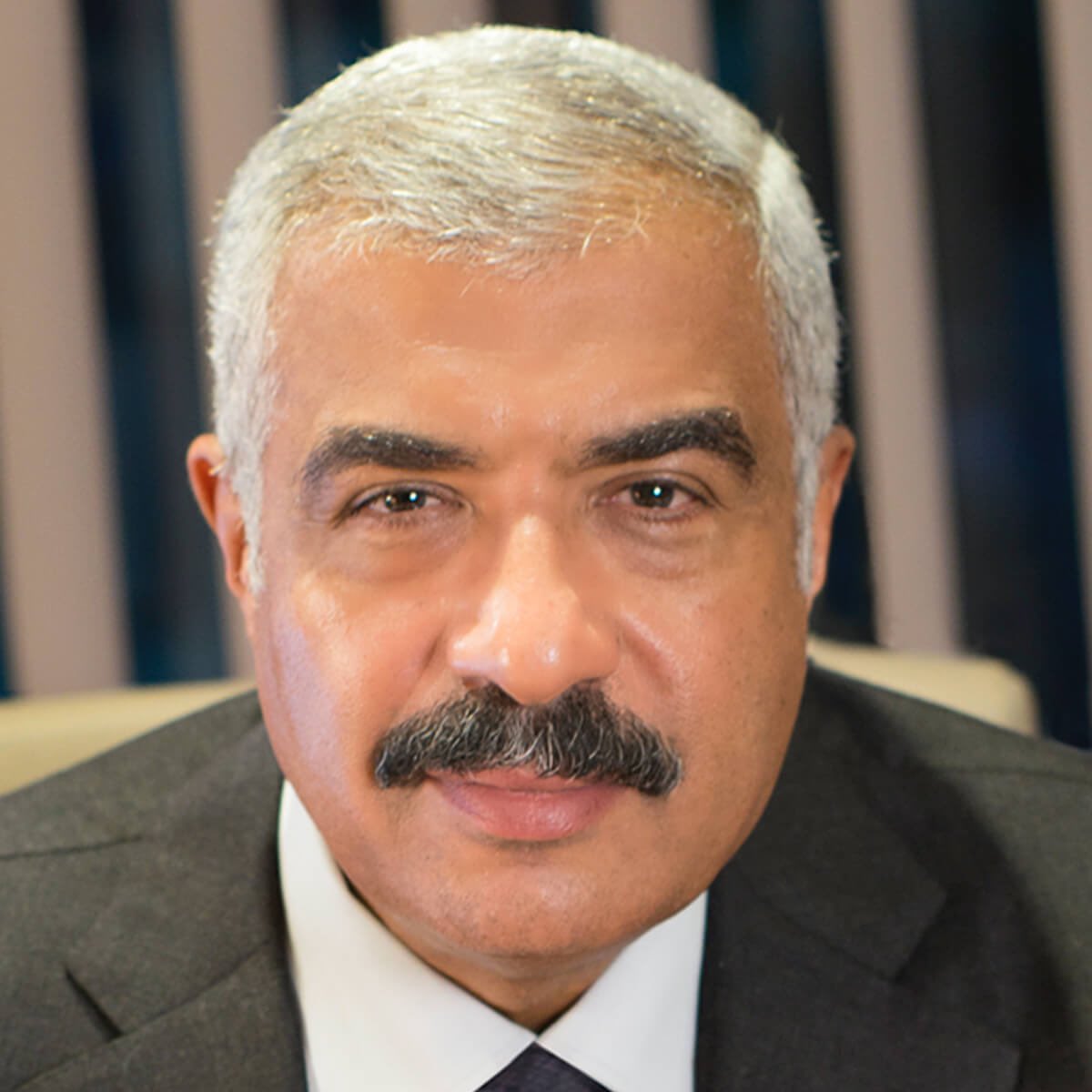 SoonSaudi's tweet photo. قريبًا :

الملياردير المصري هشام طلعت مصطفى سوف يستثمر 40 مليار ريال في #السعودية كأكبر استثمار له خارج #مصر 🇸🇦 🇪🇬. https://t.co/ry4Usxfn79