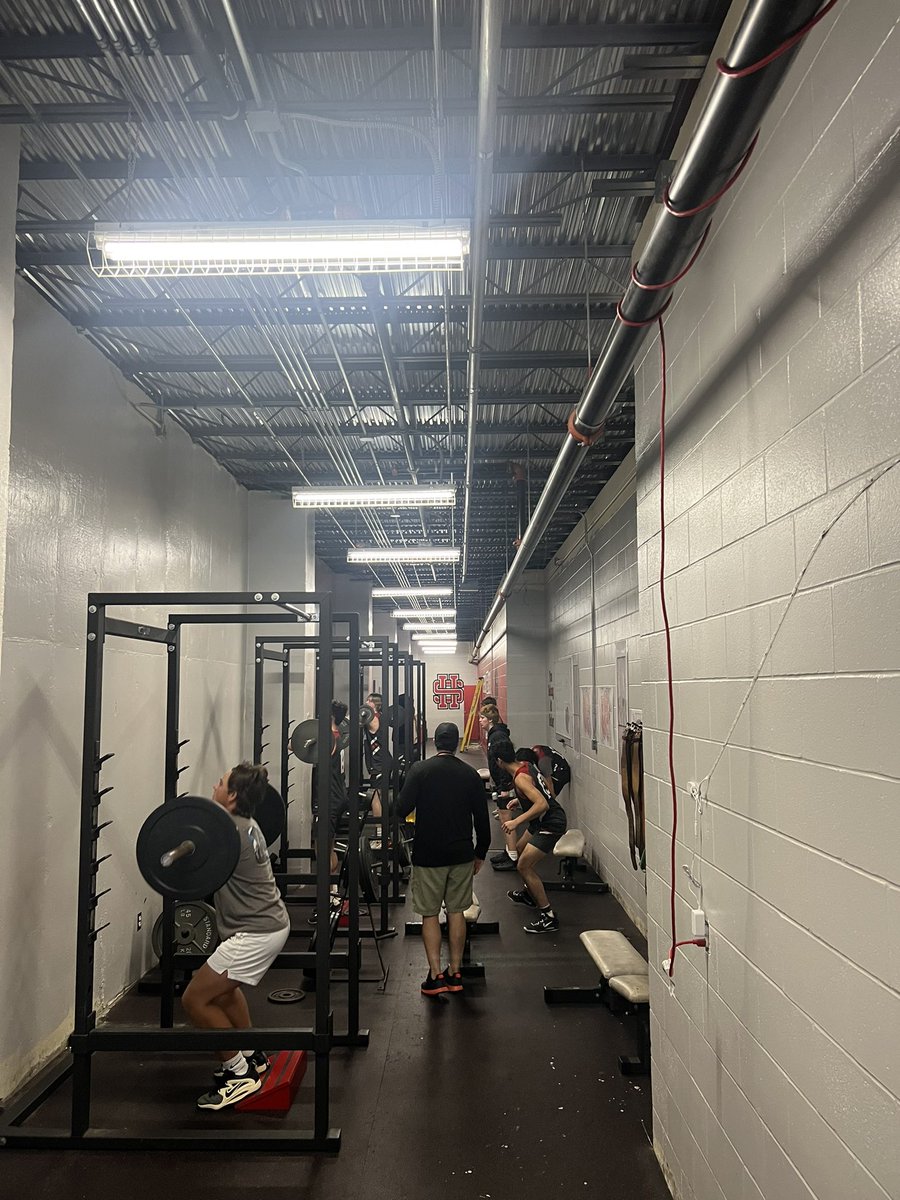 Good energy for our 6:30 lift this morning!