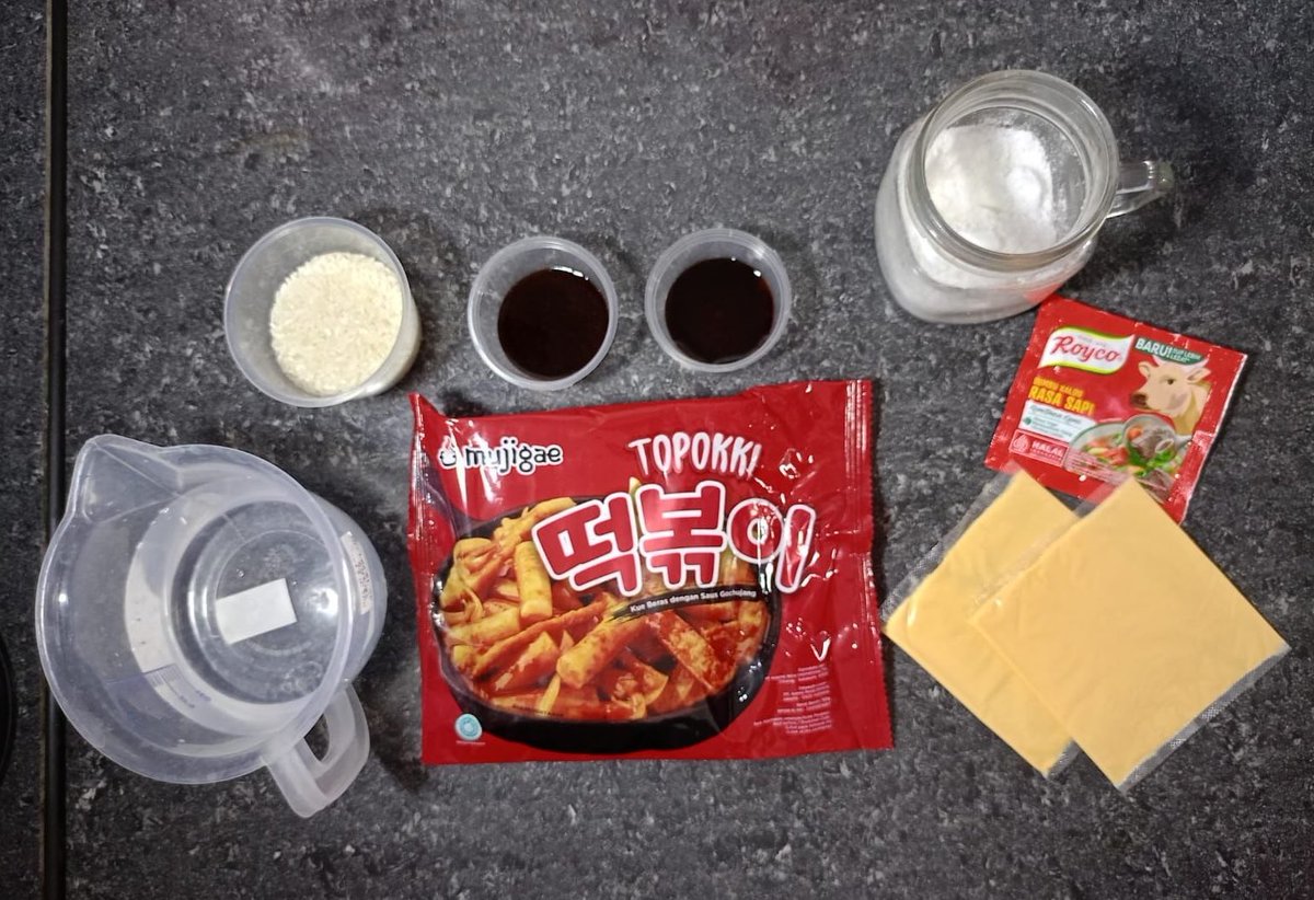 txtdrkuliner's tweet photo. Cobain resep topokki pake rice cooker yang rame di TikTok! wkwkwkw

Ternyata gampang juga buatnya tinggal masukin bahan ke rice cooker, buat orang yang suka praktis cocok sih https://t.co/WPBJgaLYbl
