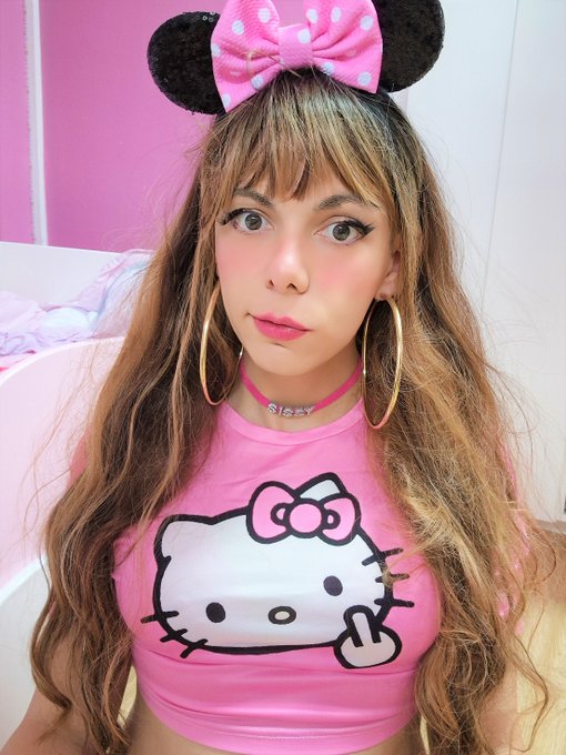 I really Loooooooooooooooove cum tributes. (That is when you print out a picture of me and cum on it