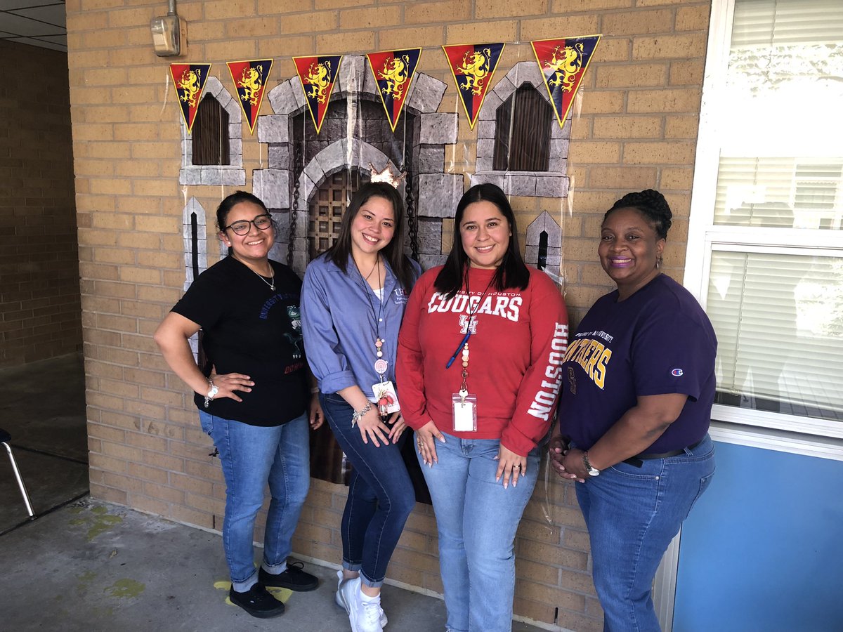 It is that time for the students at Black Elementary to begin making plans for college. Staff members are eager to begin discussing colleges with their students.