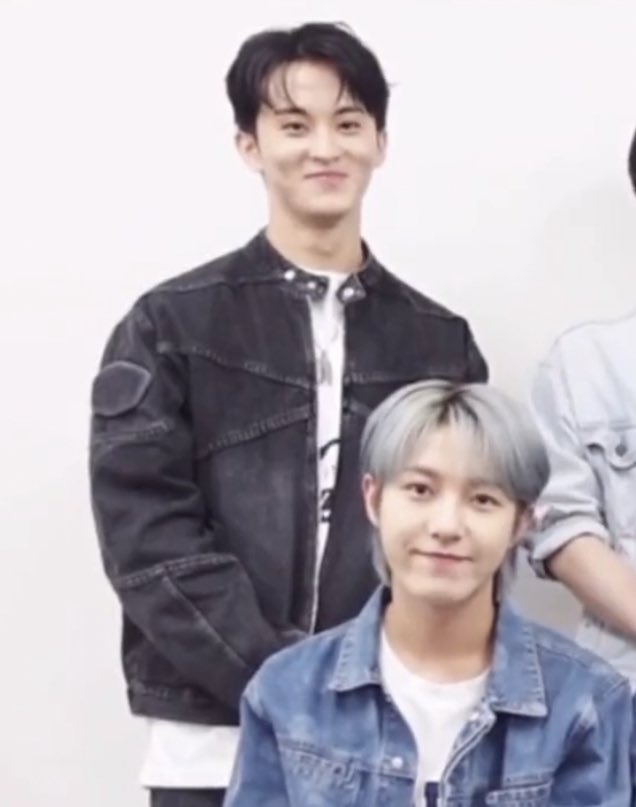 laiyiufais's tweet photo. mark and his resting-loving-renjun face https://t.co/53pEu7s4Xu