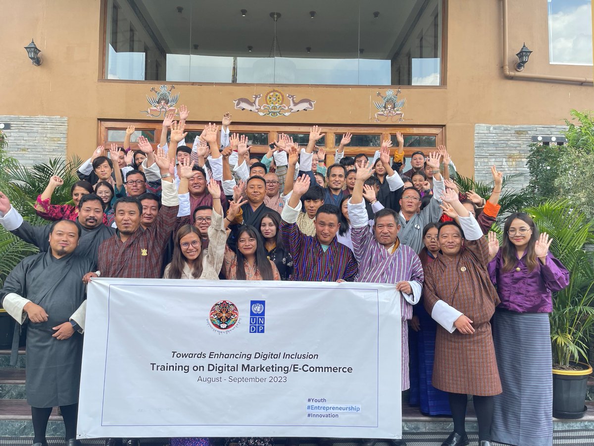 167 young entrepreneurs from 5 districts equipped with digital marketing knowledge & skills as @MOLHRBhutan @UNDP_Bhutan continue to work together to bolster #Entrepreneurship 🇧🇹. The training aligns with our recent joint Future Work Force Study that calls for digital inclusion.