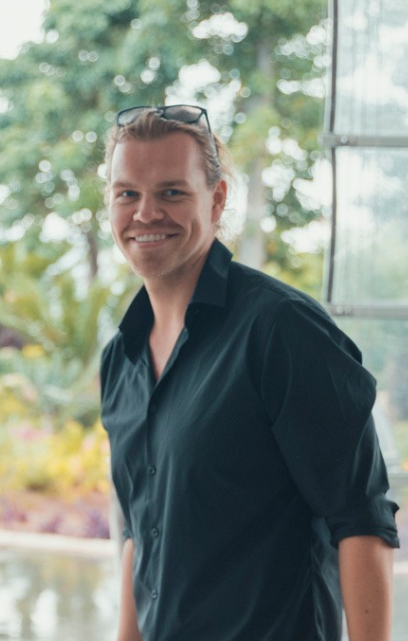 MARSAD_NASB's tweet photo. #Success_Factory scam has imploded with former CEO, Roald Mailly, taking over the headquarters in Amsterdam, the US office, HQ staff, & senior marketers.
SF mastermind & co-founder, Kristjan Ress, left with nothing & trying to launch a new fraud product from the UAE. https://t.co/vp3TTV0lJJ
