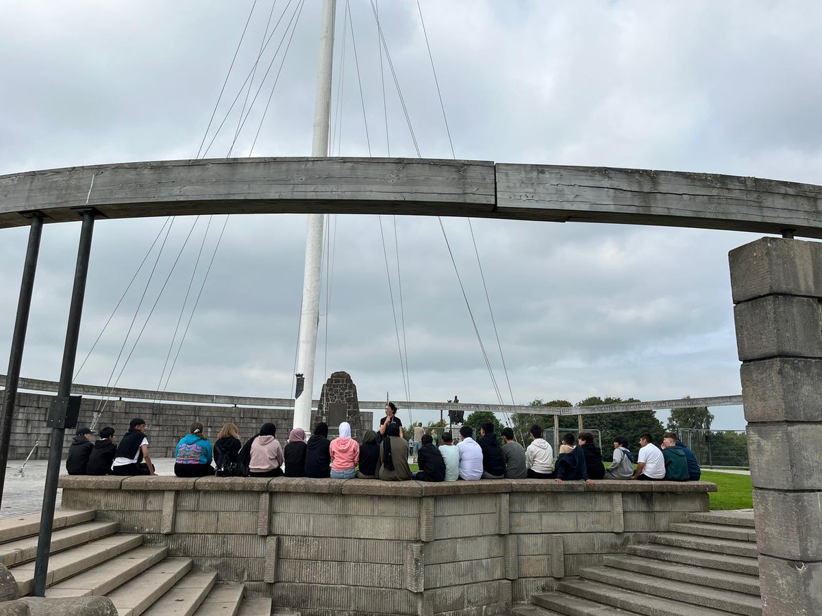 BellaHumanities's tweet photo. 2h4 at Bannockburn last week. Last two trips today and tomorrow. https://t.co/cRBn2eCMiE