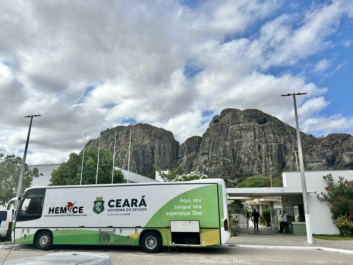 UfcQuixada's tweet photo. Hoje (12) é dia de #Hemoce na #ufcquixada 🎉 
A partir das 9h, na sala 1 do bloco 1. Doar sangue salva vidas ❤️ https://t.co/GGQdp4dKi2