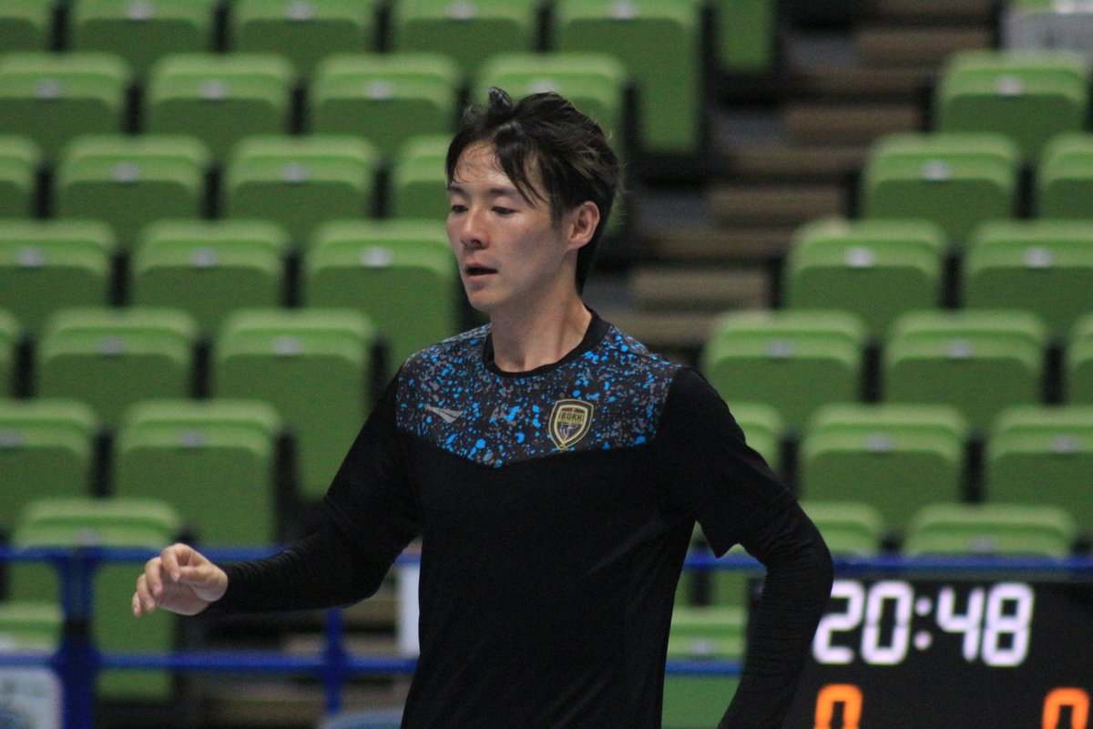 vv3vv_no25's tweet photo. #ボルクバレット北九州
#花嶋悠 選手
#No87
#Fリーグ
#きてみた
この日も王子花嶋さん健在でした😆
何度か痛そうってなったけど大きな怪我なく試合終わって良かった❗️
湘南戦の時ゴール期待してます🤭 https://t.co/7x1a8TuBls