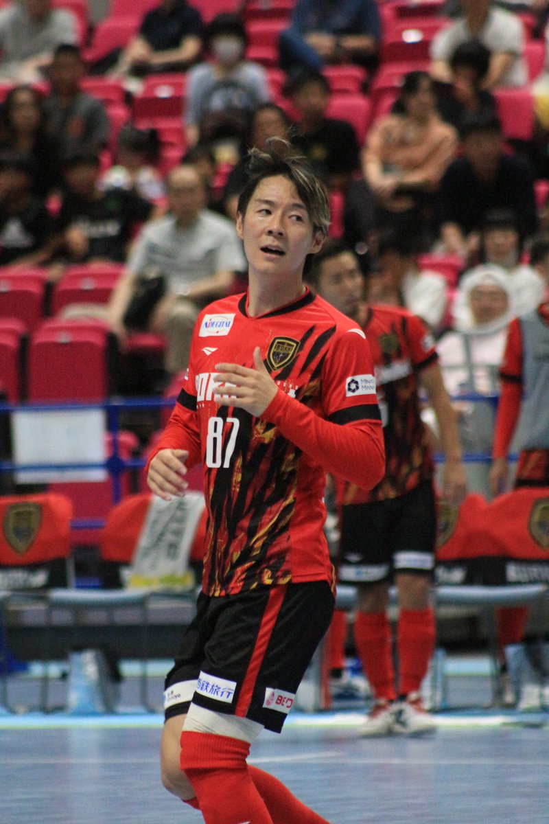 vv3vv_no25's tweet photo. #ボルクバレット北九州
#花嶋悠 選手
#No87
#Fリーグ
#きてみた
この日も王子花嶋さん健在でした😆
何度か痛そうってなったけど大きな怪我なく試合終わって良かった❗️
湘南戦の時ゴール期待してます🤭 https://t.co/7x1a8TuBls