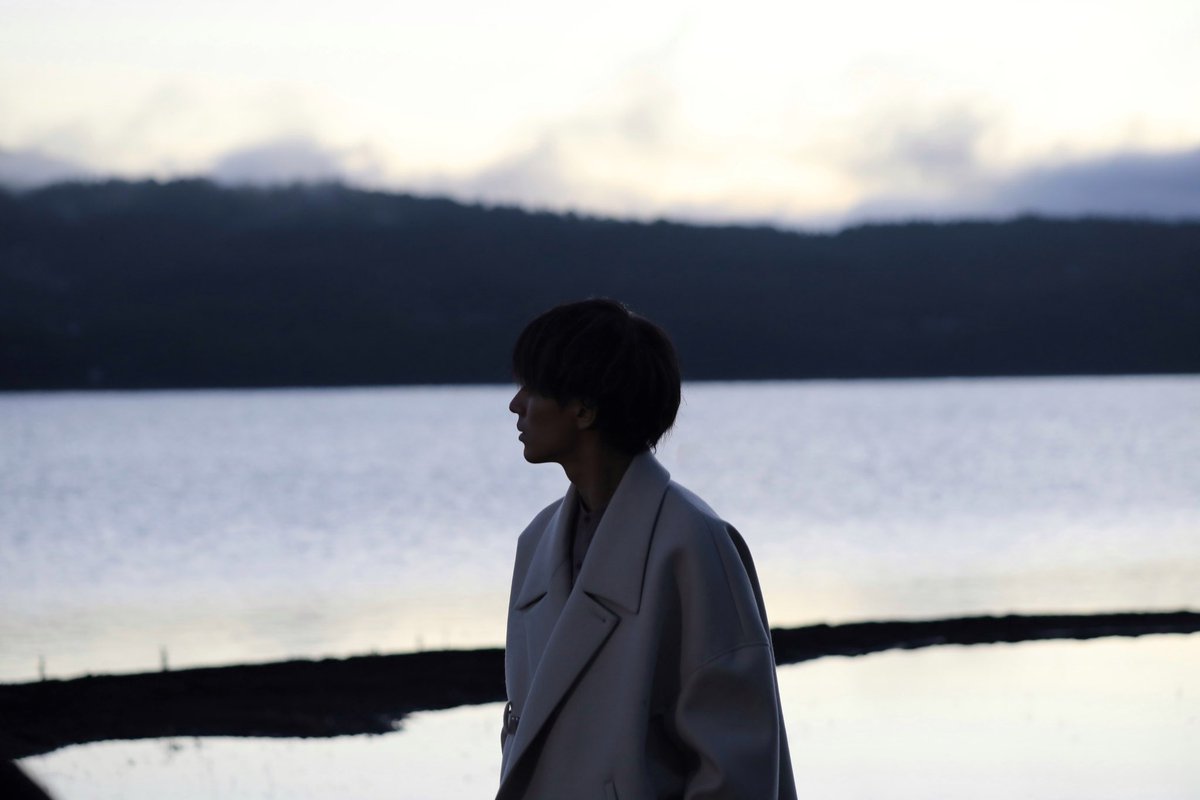 kp_official0523's tweet photo. 色々な愛のかたちを歌ってきましたが、今回は「究極の愛」がテーマです。恋人、友人、家族、どんな関係性でも、愛する人を守りたいと思って、自己犠牲を厭わずに行動することの強さと美しさと儚さ、そして醜さも、表現したいと思いました。

廉

#KPism_愛し生きること
#KingandPrince
#愛し生きること https://t.co/8VK9ZL1UcB
