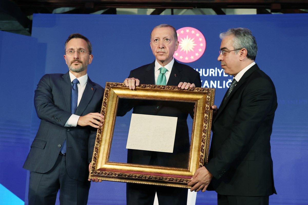 Türkiye gibi 2 bin yıllık devlet geleneğine, coğrafyasında bin yıllık hâkimiyete, ilk asrına ulaşan Cumhuriyet tecrübesine, 73 yıllık demokrasi birikimine sahip bir ülke çok daha iyi bir anayasayı ziyadesiyle hak ediyor.…