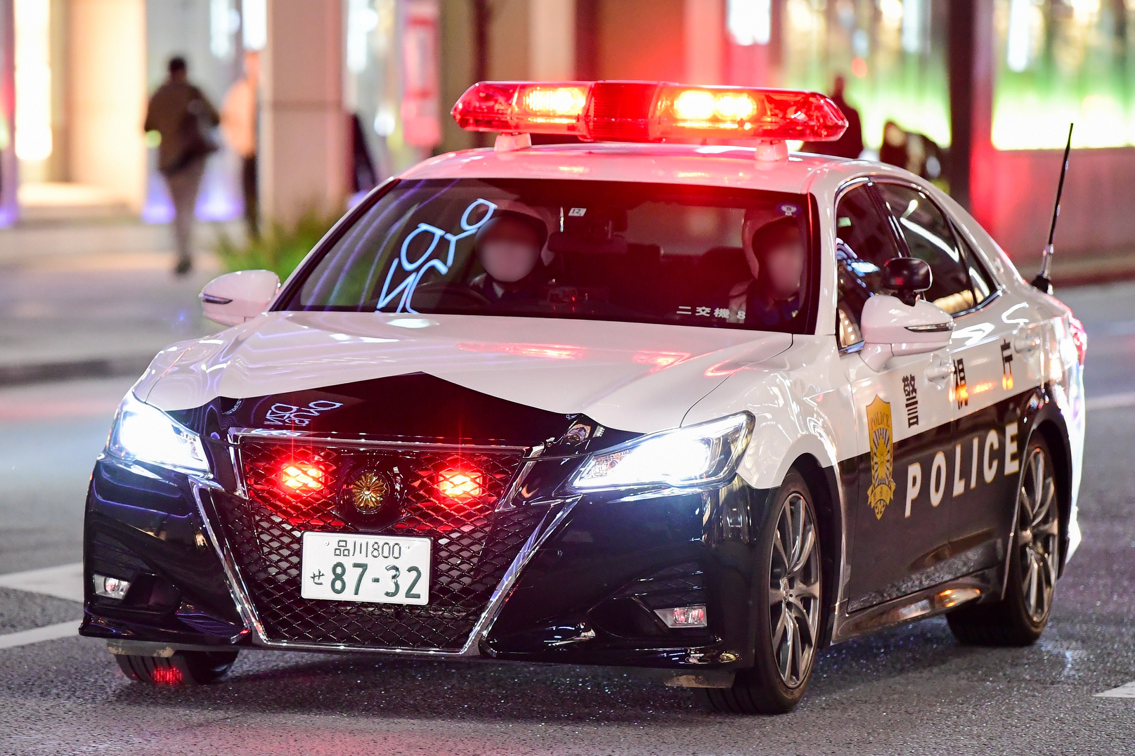 イグニッションモデル レイズ クラウンアスリート 警視庁