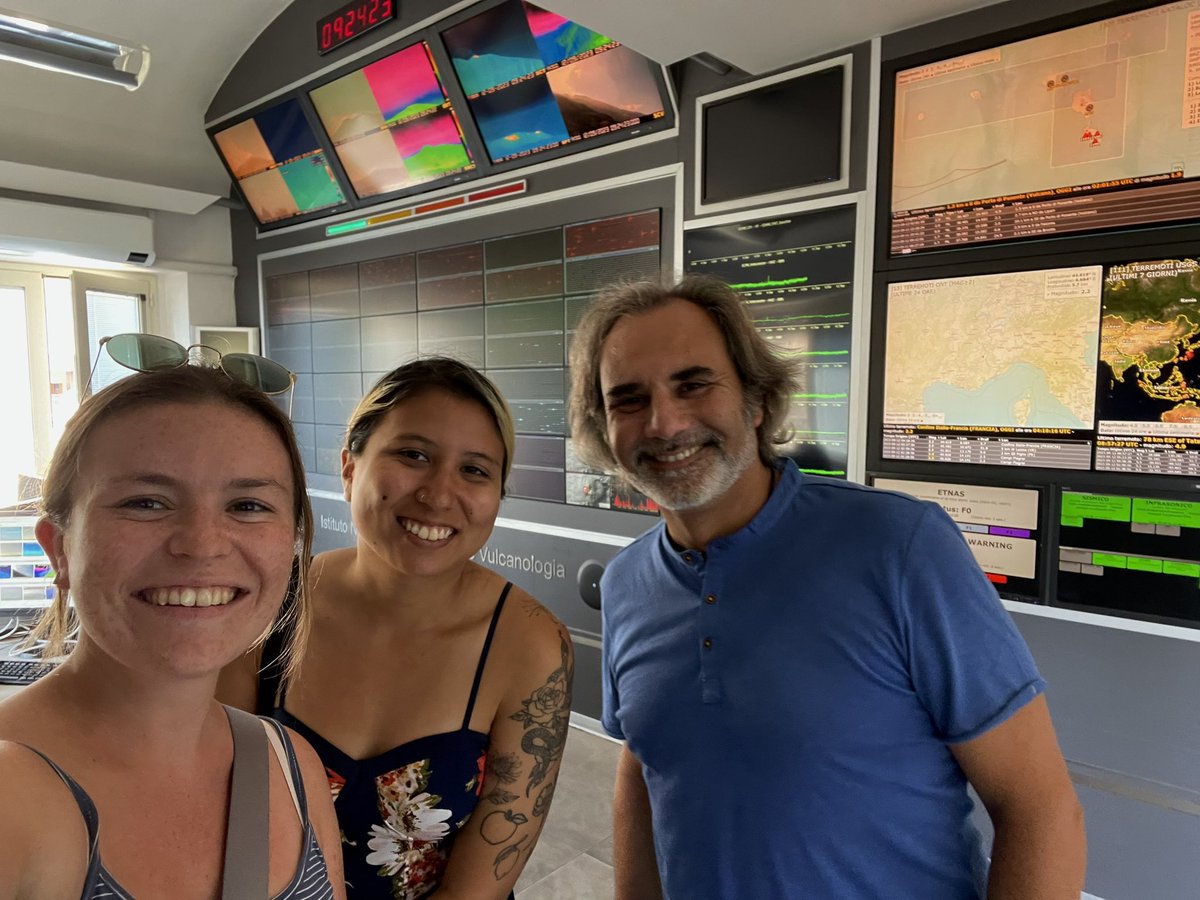 had a great tour of the INGV in Catania - amazing to see all the monitoring capabilities in the control room! (especially loved the alert for Stromboli’s lava fountains!) Thank you for letting us visit <a href="/a_bonforte/">Alessandro Bonforte</a> <a href="/etnaboris/">Boris Behncke</a> !!