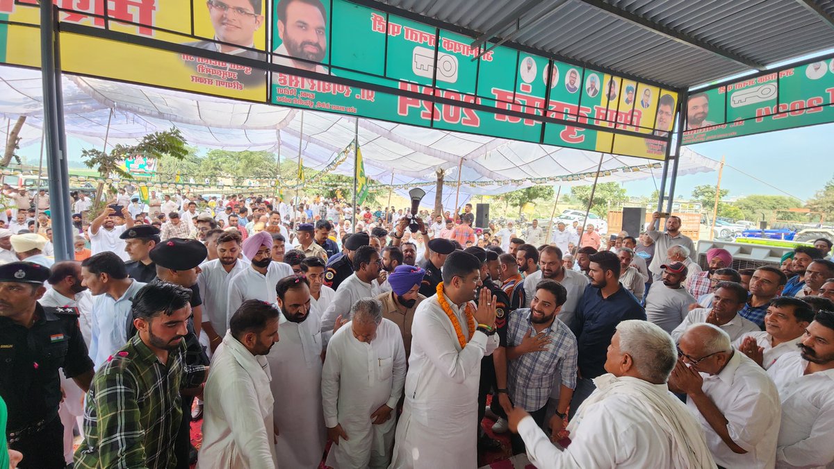 Dchautala's tweet photo. आज पेहोवा एवं चीका में विभिन्न सामाजिक कार्यक्रमों में हिस्सा लिया। मंडी में किसानों किसानों एवं आढ़तियों से भेंट की और मंडी व्यवस्था का जायजा लिया। इसके अलावा कुछ स्थानों पर जनसभाओं को भी संबोधित किया 1/3 https://t.co/iWZzwsKYEE