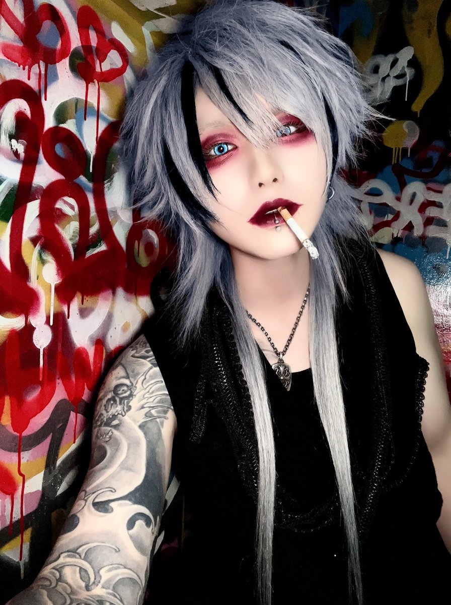 drum_setsu's tweet photo. 大体モンスターか煙草写りがち https://t.co/EmrG9epU2Z