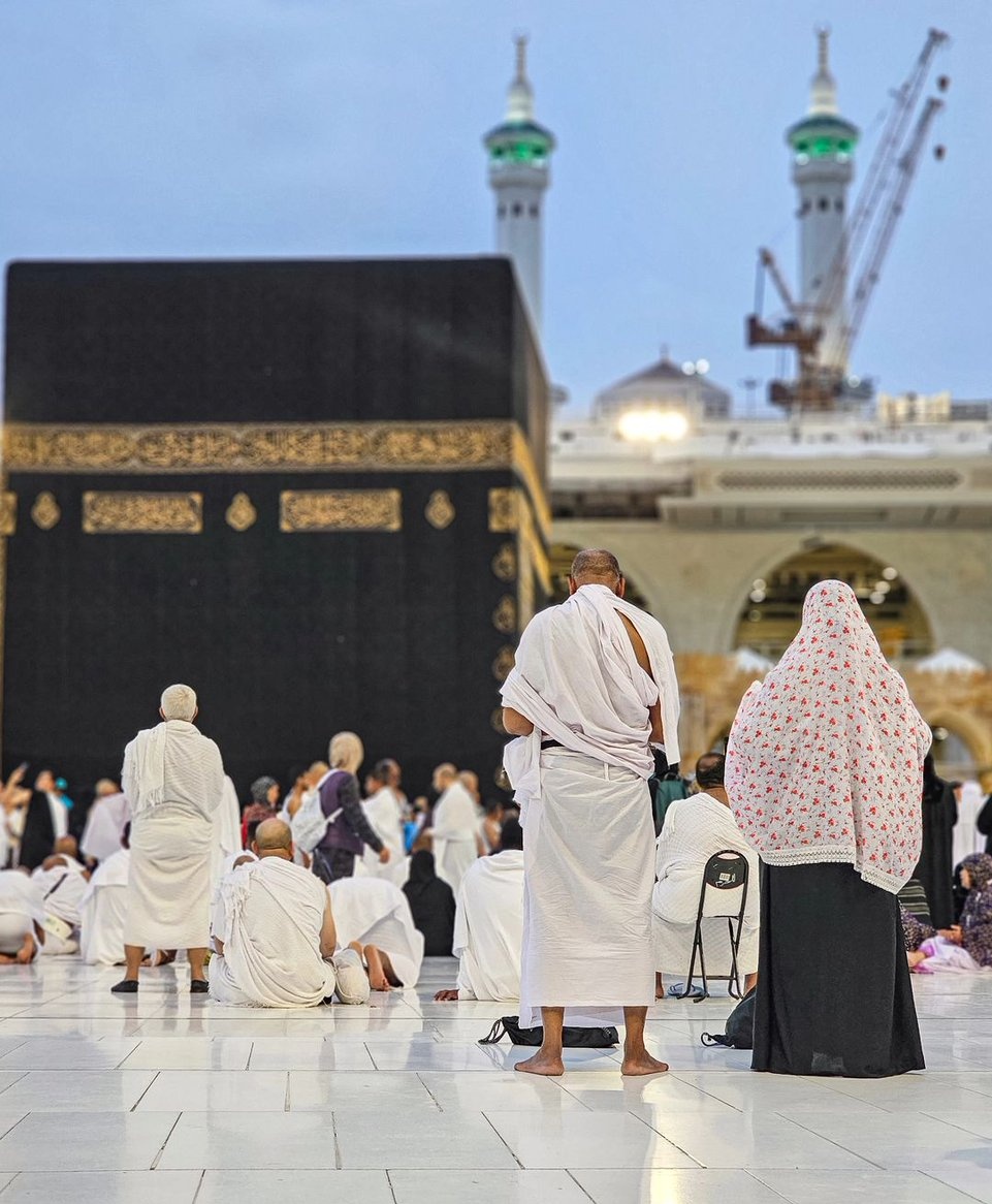 May Allah invite us to worship Him in His house. ☝🏽🕋