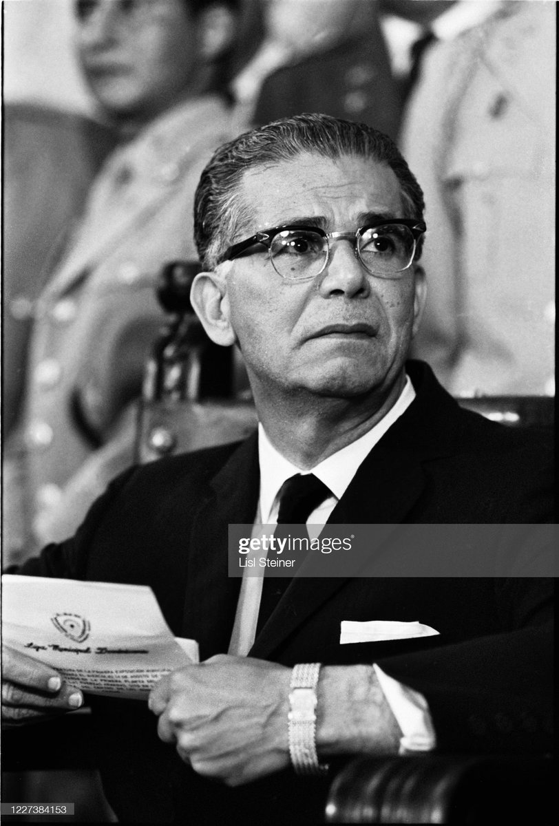 AlexisJoaqunCa3's tweet photo. Hoy que se habla de liderazgo tu sigues siendo conductor y guía. Los pobres ansían tu política de justicia social y los ricos anhelan tu visión de equilibrio y equidad. GOBERNASTE para todos sin distinción y en miles y miles de hogares del país sigues siendo el líder de la nación https://t.co/cfXxr7HDBi
