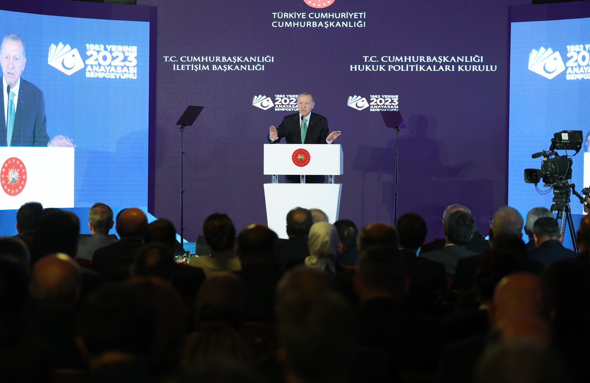 T.C. Cumhurbaşkanlığı (@tcbestepe) on Twitter photo “Milletimizi, hak ettiği Anayasaya kavuşturma idealimizden hiç kopmadık” tccb.gov.tr/haberler/410/1… “Milletimizi, hak ettiği Anayasaya kavuşturma idealimizden hiç kopmadık” tccb.gov.tr/haberler/410/1…