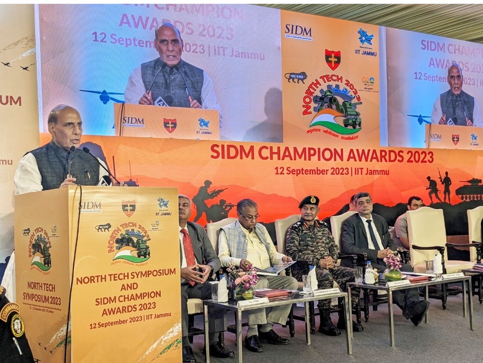 Invest more in R&D for India to move with world’s pace: Raksha Mantri to domestic defence manufacturers at North Tech Symposium in Jammu @diprjk pib.gov.in/PressReleasePa…