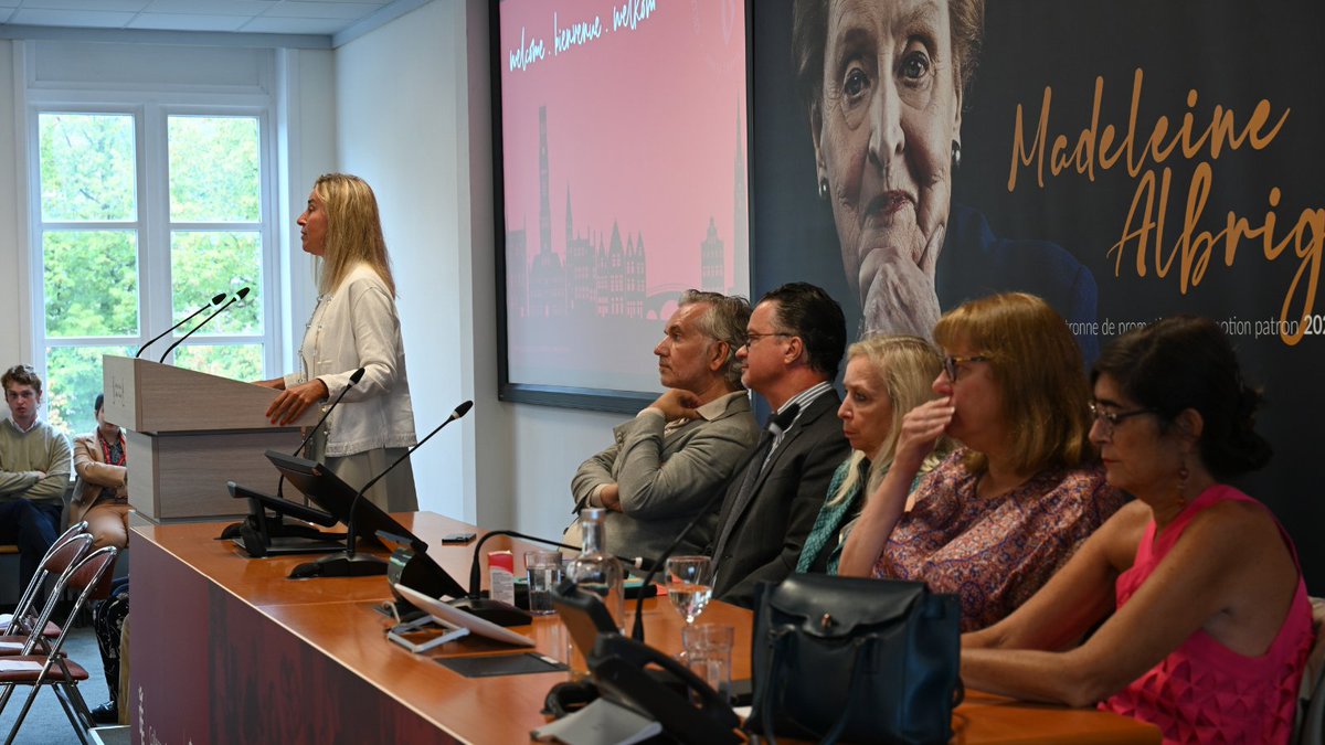 collegeofeurope's tweet image. “Keep in mind the two pillars of the College: respect and solidarity. Out of them, we will create a unique experience.”

This morning Rector @FedericaMog welcomed our new students in Bruges - the academic year has officially started!