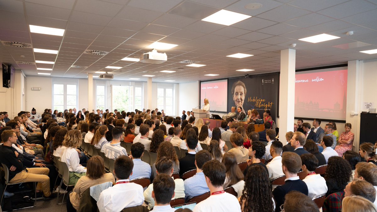 collegeofeurope's tweet image. “Keep in mind the two pillars of the College: respect and solidarity. Out of them, we will create a unique experience.”

This morning Rector @FedericaMog welcomed our new students in Bruges - the academic year has officially started!