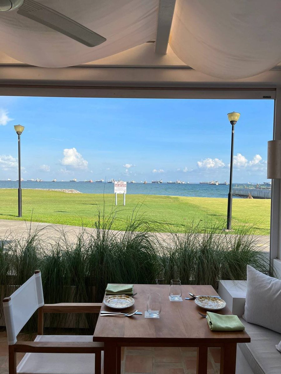 eddyevarest's tweet image. Guess the accidents, learn to talk slowly, but all for the salvation of the ordinary world